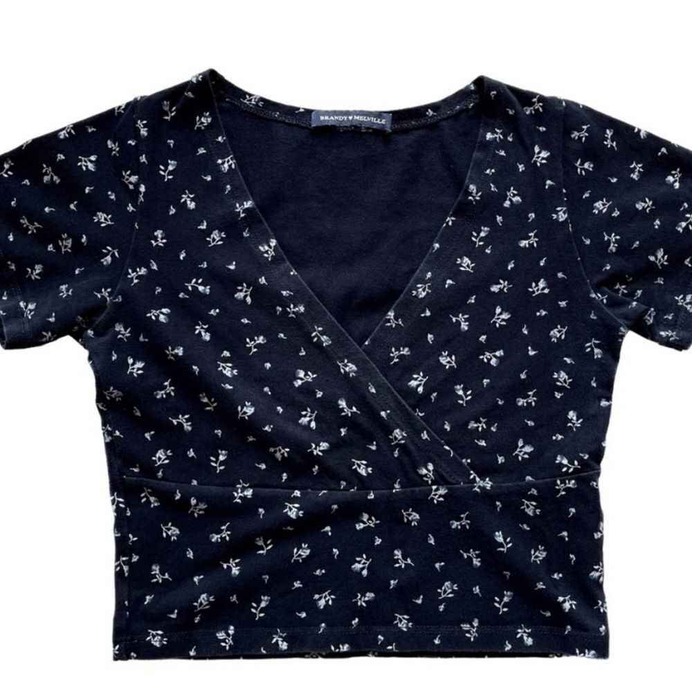 Brandy Melville Floral Amara‎ Crop Top OS Black Small medium - Picture 3 of 7